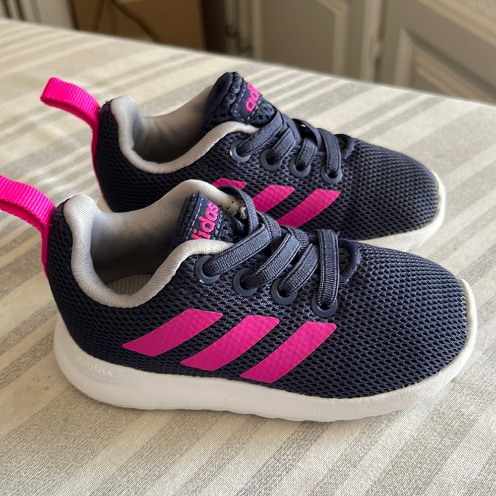 LIKE NEW ADIDAS LITE RACER CLN RUNNING SNEAKER. Size 5K. Blue w/hot pink/white.